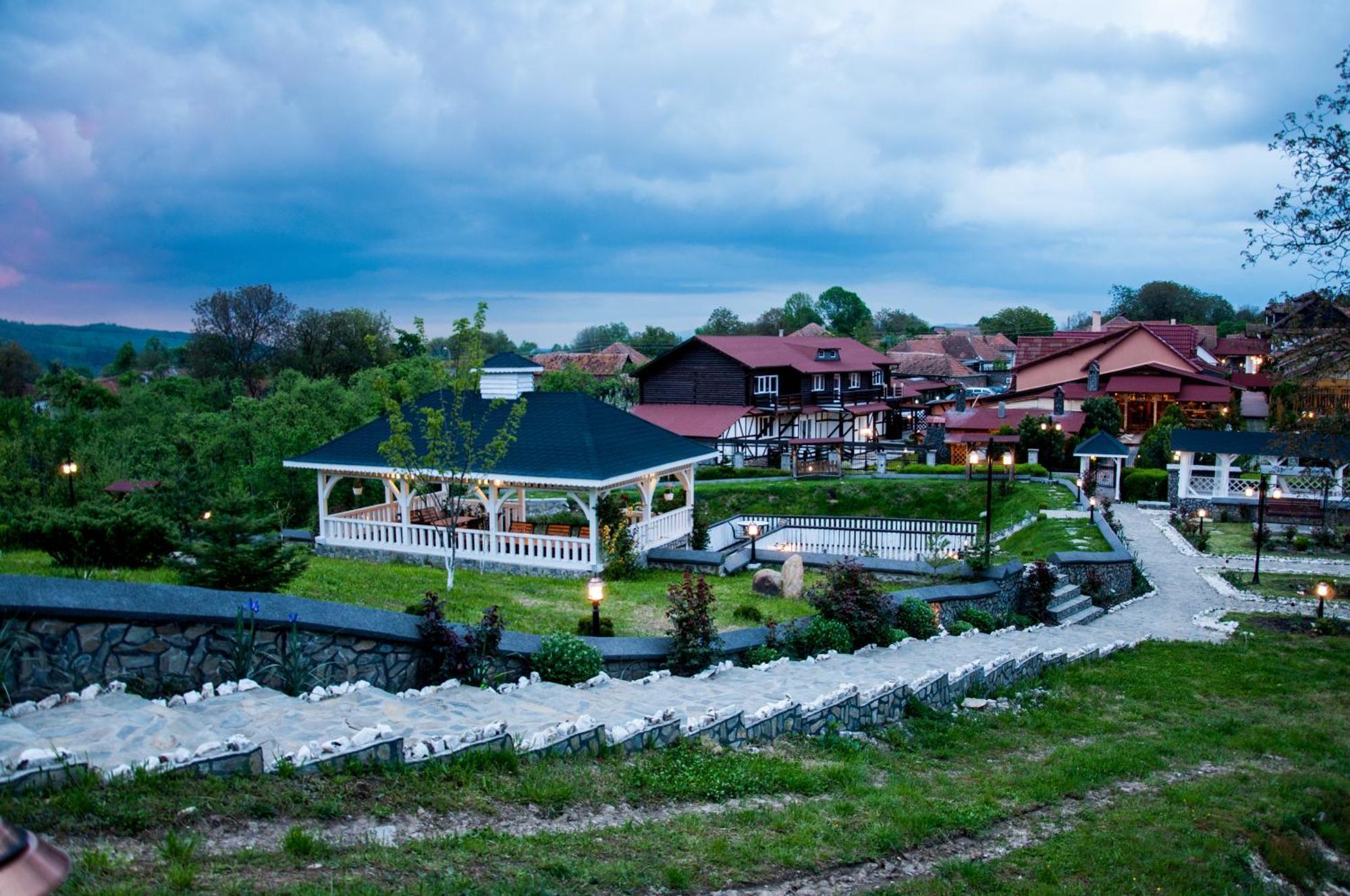 Pensiunea Sarmis Sarmizegetusa Exterior foto